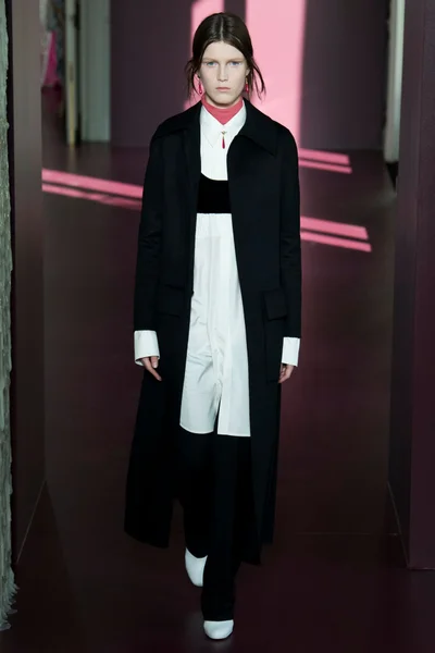 Look 25